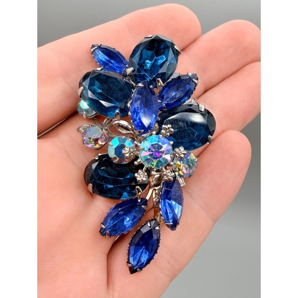 Vintage  Aurora Borealis Rhinestone Tiered Art Glass Brooch 2-3/4 #933